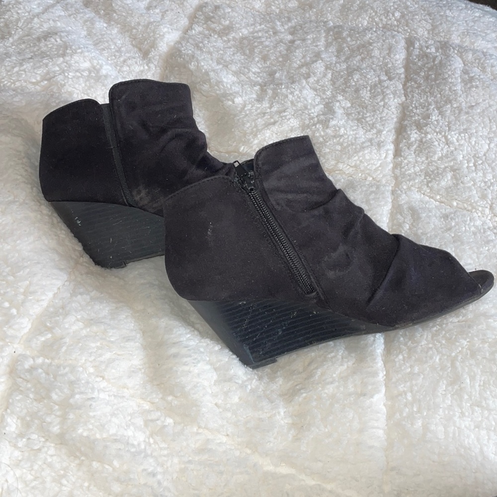 Black Open toe wedged bootie